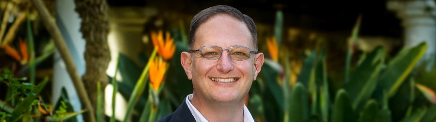 Portret van Johannes Snyman, kliniekdirecteur bij afkickkliniek Zuid-Afrika.